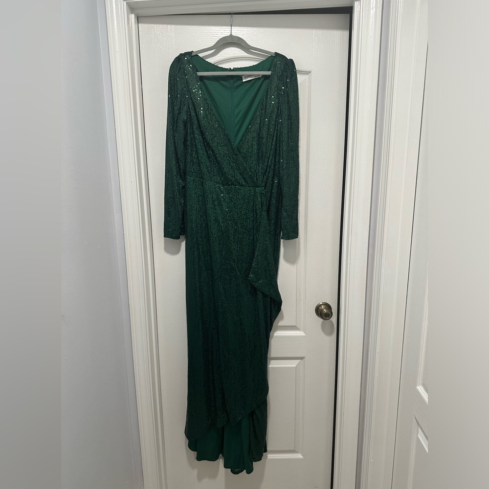 Elegant Green Sequin Long Sleeve Evening Dress